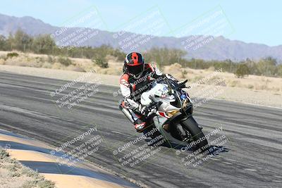 media/Dec-04-2025-Racers Edge (Thu) [[5ebc9f124d]]/3-B Group/3-Session 2 (Turn 7 Inside)/